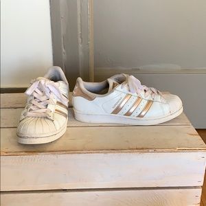 Adidas superstars